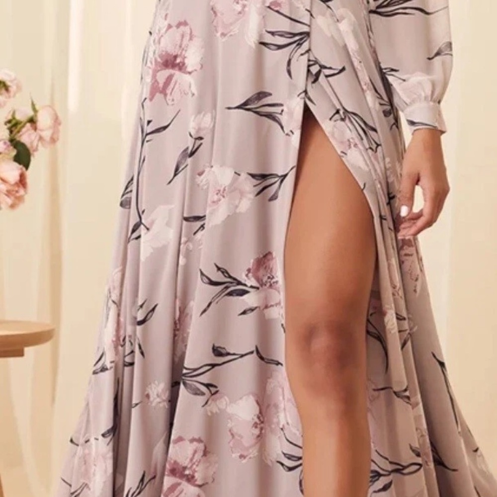 Lulu's Lavender Floral V-Neck Dress